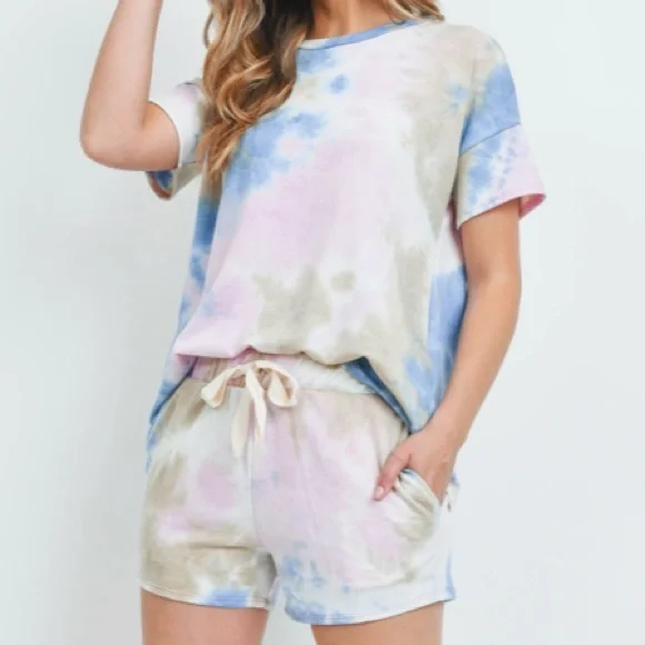 Tie Dye Top & Shorts Lounge Set - Picture 2 of 13